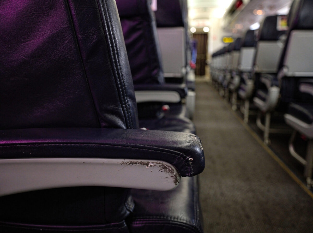 Air New Zealand's engine caught fire. The evacuation took 171 seconds.